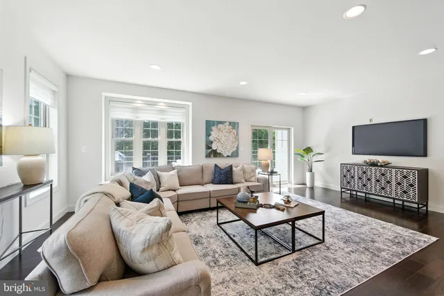 $725,000 | 230 Honeycroft Boulevard, Cochranville, PA 19330