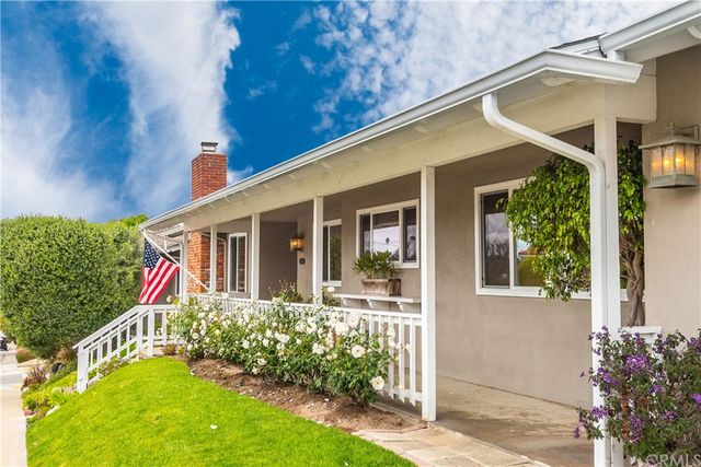 $2,350,000 | 524 North Meadows Avenue, Manhattan Beach, CA 90266