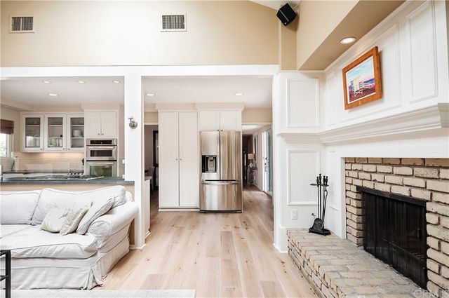 $2,350,000 | 524 North Meadows Avenue, Manhattan Beach, CA 90266