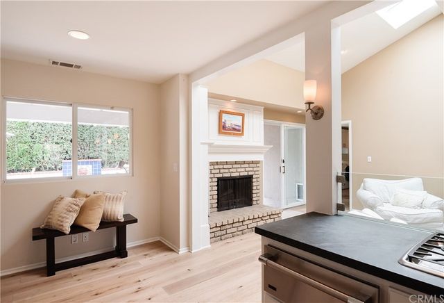 $2,350,000 | 524 North Meadows Avenue, Manhattan Beach, CA 90266