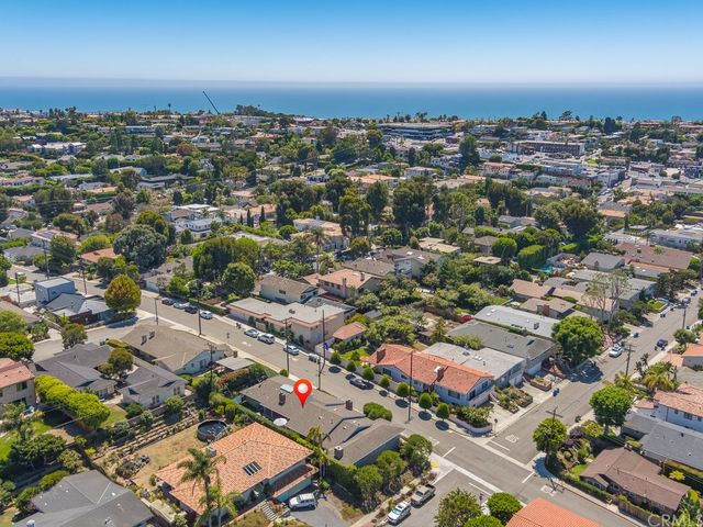 $2,350,000 | 524 North Meadows Avenue, Manhattan Beach, CA 90266