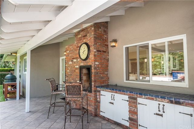 $2,350,000 | 524 North Meadows Avenue, Manhattan Beach, CA 90266