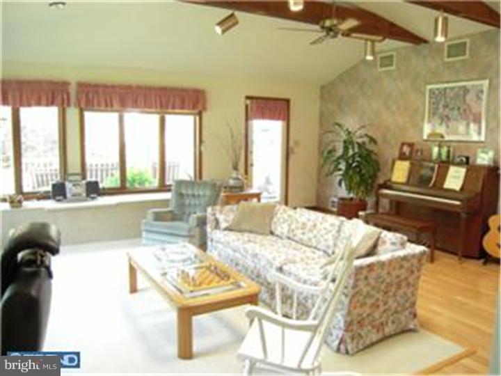 1377 Argyle Road Berwyn, PA 19312 - Photo 10 of 19 Gallery Image 10