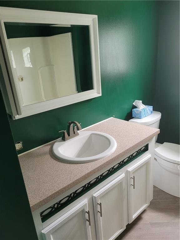 839 Hummingbird Lane Apollo, PA 15613 - Photo 12 of 26 a bathroom with a sink and a mirror