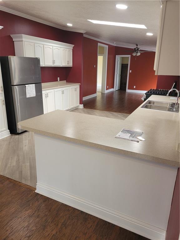 839 Hummingbird Lane Apollo, PA 15613 - Photo 17 of 26 a kitchen with stainless steel appliances a refrigerator sink and stove