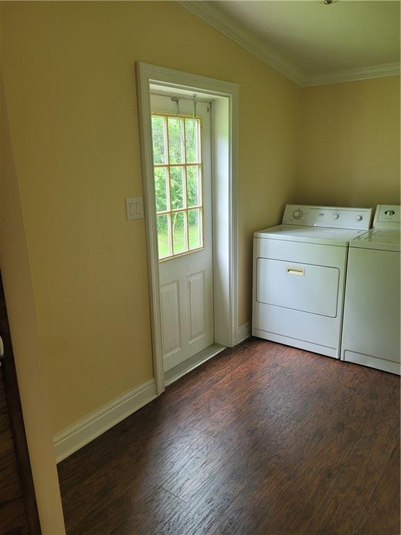 839 Hummingbird Lane Apollo, PA 15613 - Photo 21 of 26 an empty room with a window