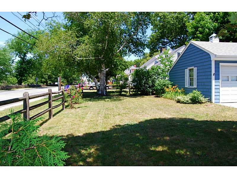 8 Haliburton Road East Providence, RI 02916 - Photo 24 of 25 Yard/Garden.