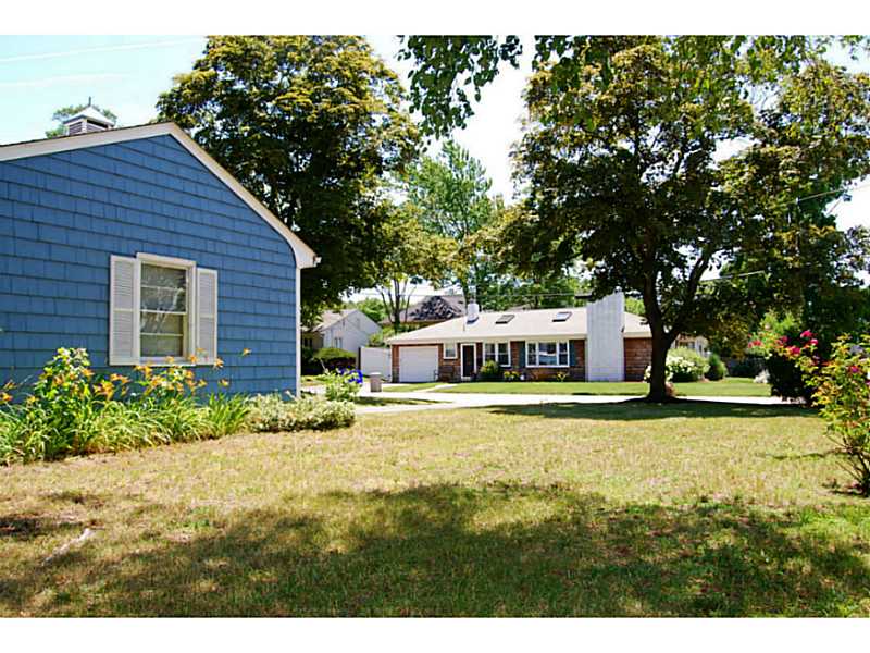 8 Haliburton Road East Providence, RI 02916 - Photo 25 of 25 Yard/Garden.