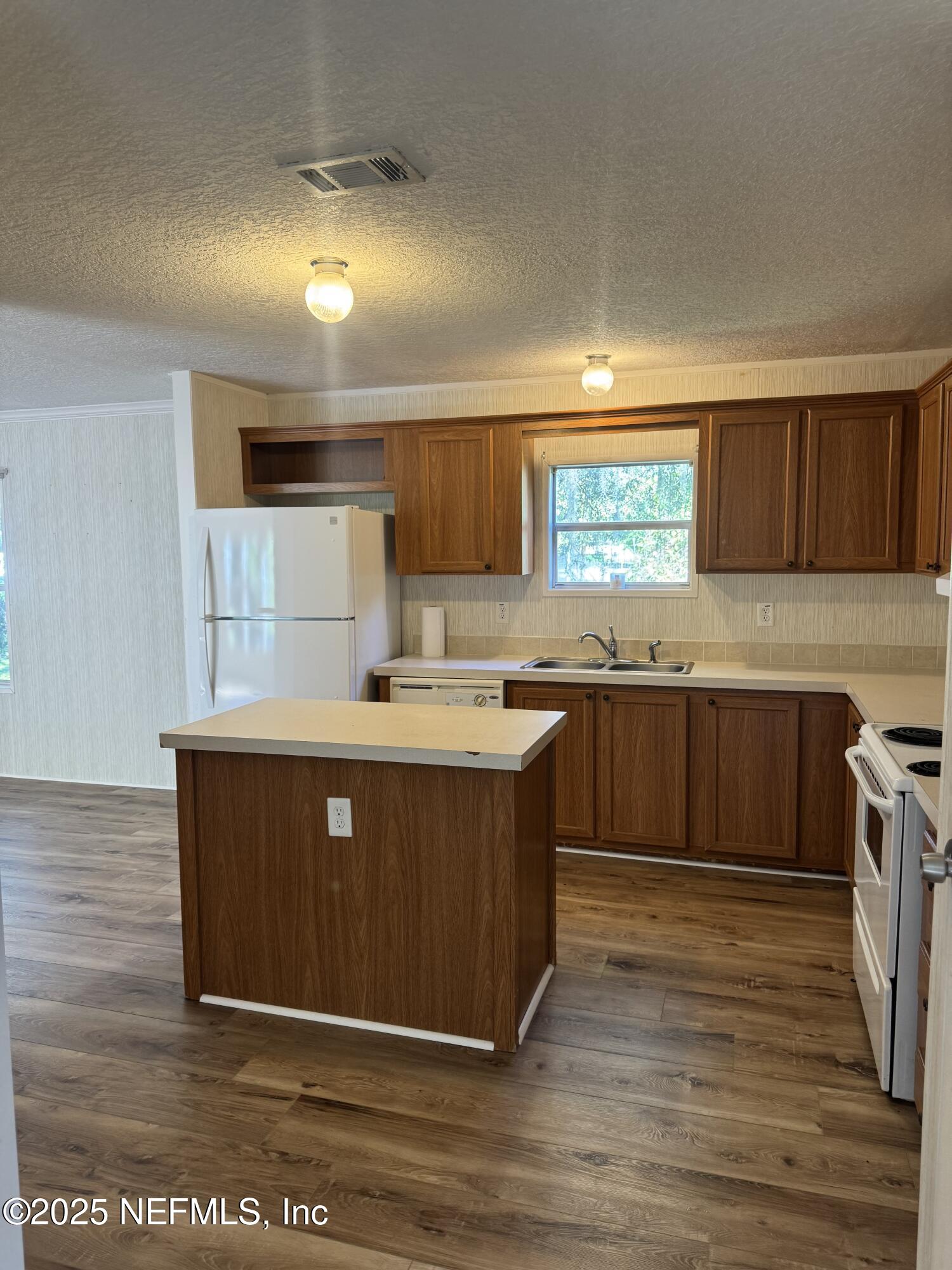 5502 Southeast 86 Street Hampton, FL 32044 - Photo 12 of 31 IMG_3637