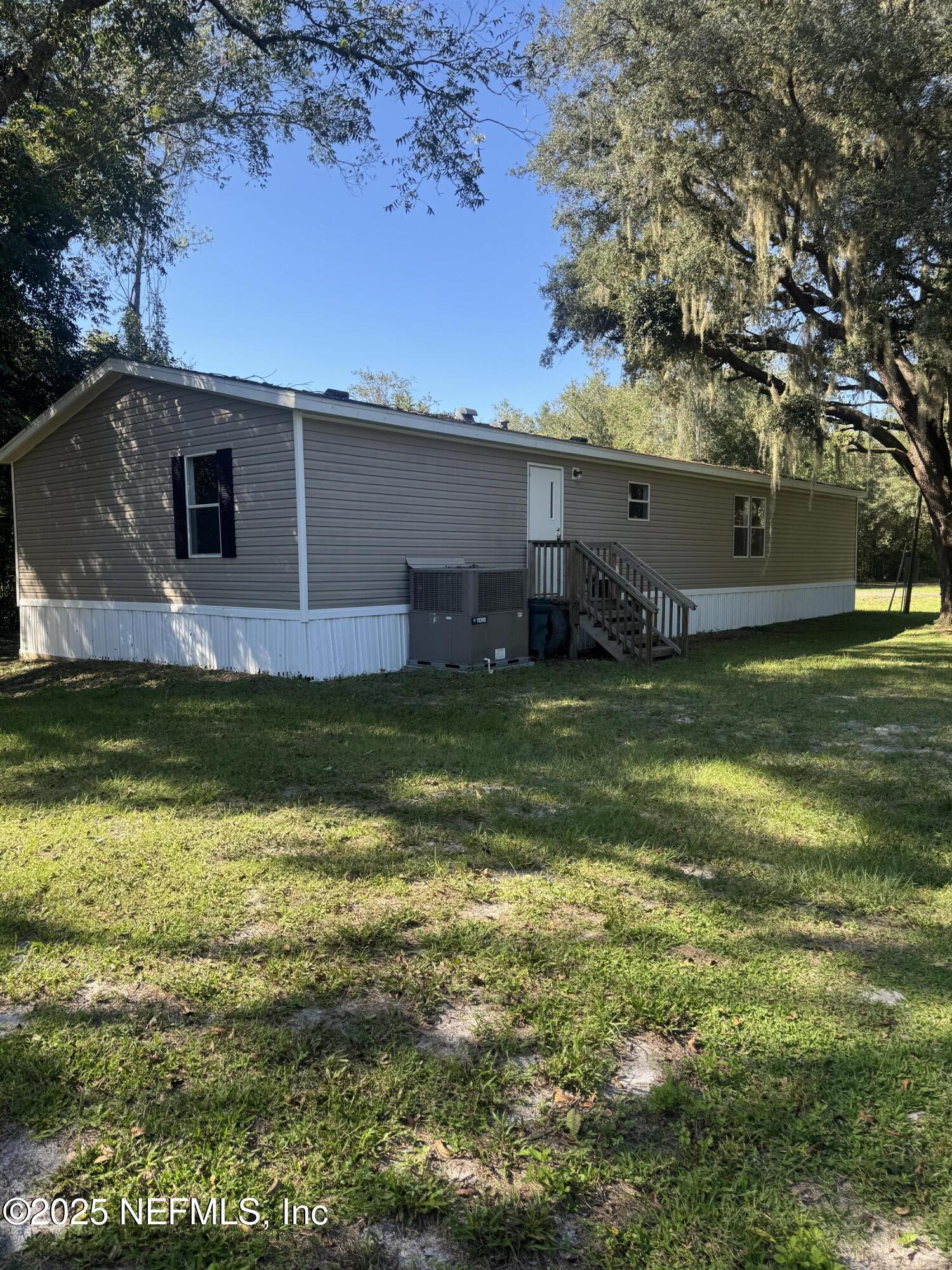 5502 Southeast 86 Street Hampton, FL 32044 - Photo 3 of 31 IMG_3615