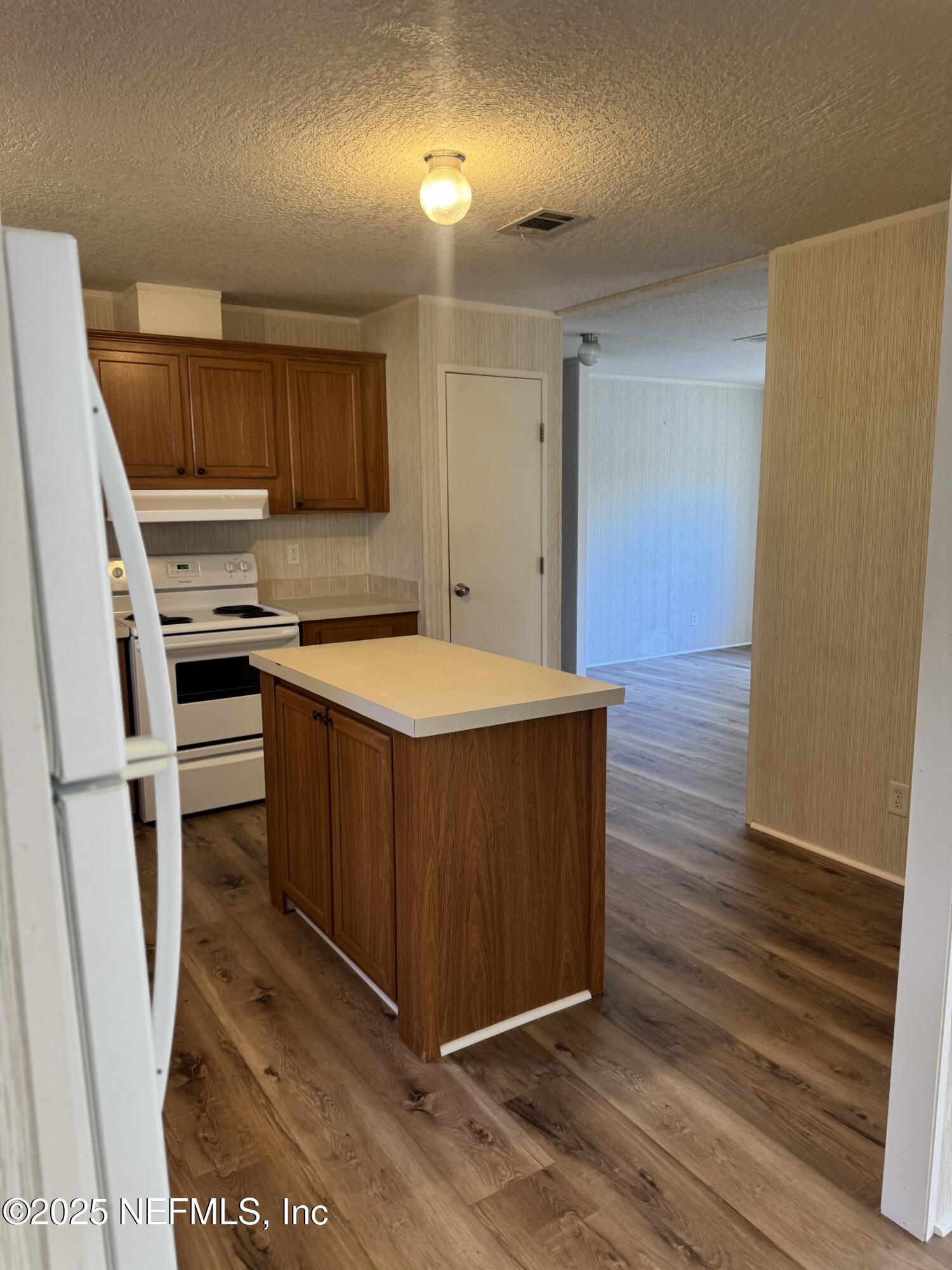 5502 Southeast 86 Street Hampton, FL 32044 - Photo 10 of 31 IMG_3639