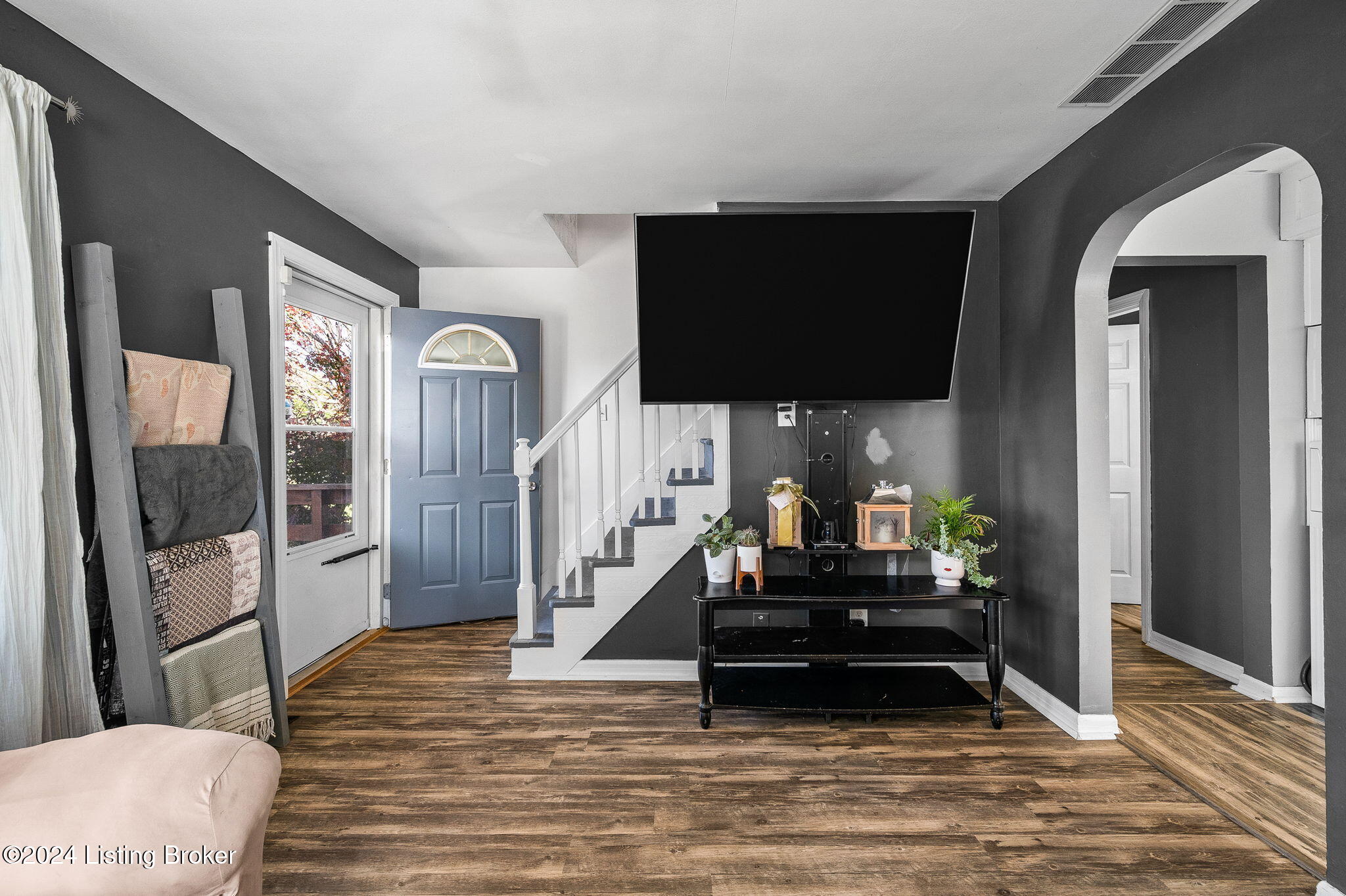4619 Kiefer Road Louisville, KY 40216 - Photo 5 of 31 9-web-or-mls-4619-kiefer-rd