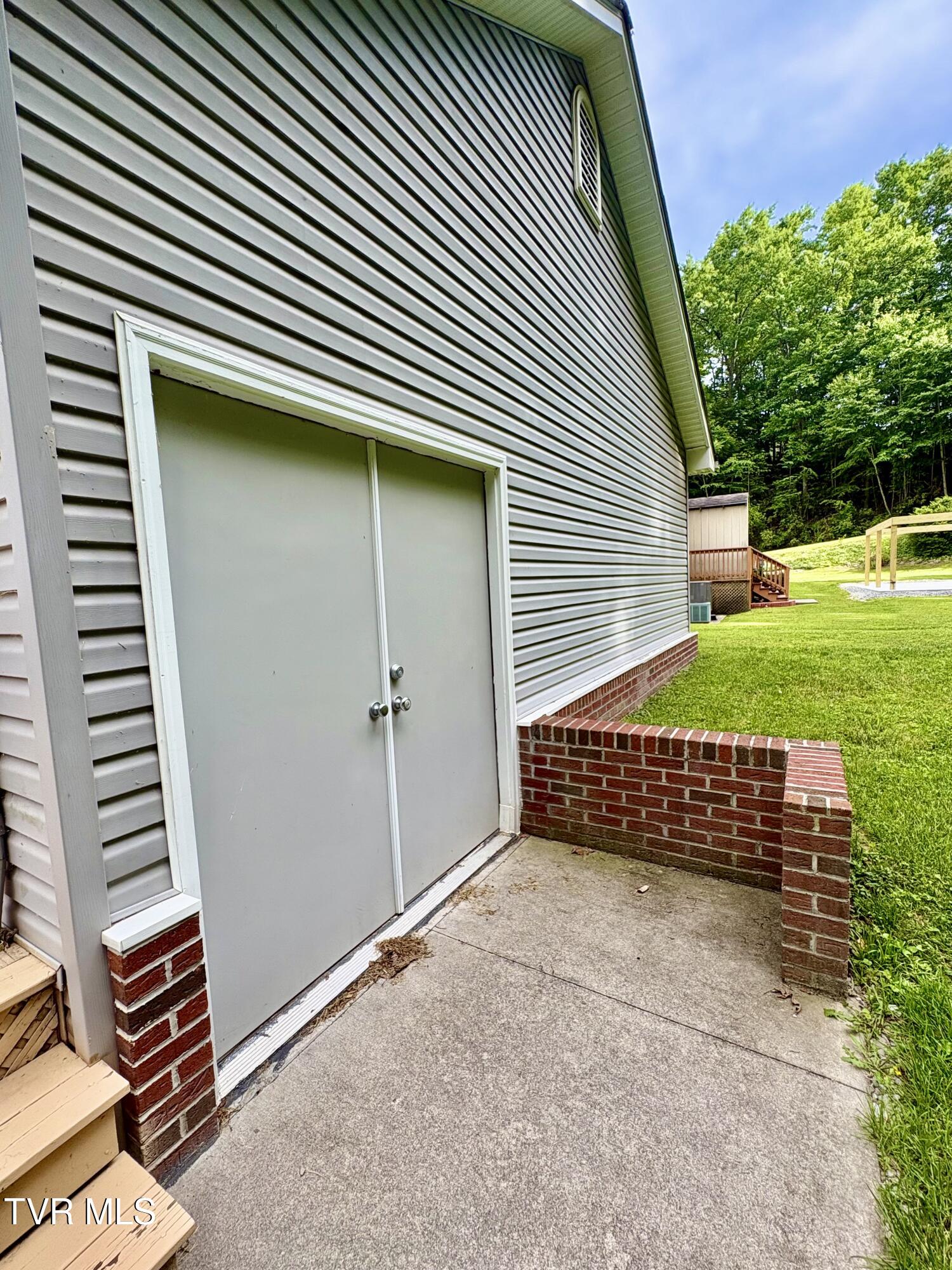 2251 Mountain Laurel Road Northeast Norton, VA 24273 - Photo 22 of 97 IMG_0628