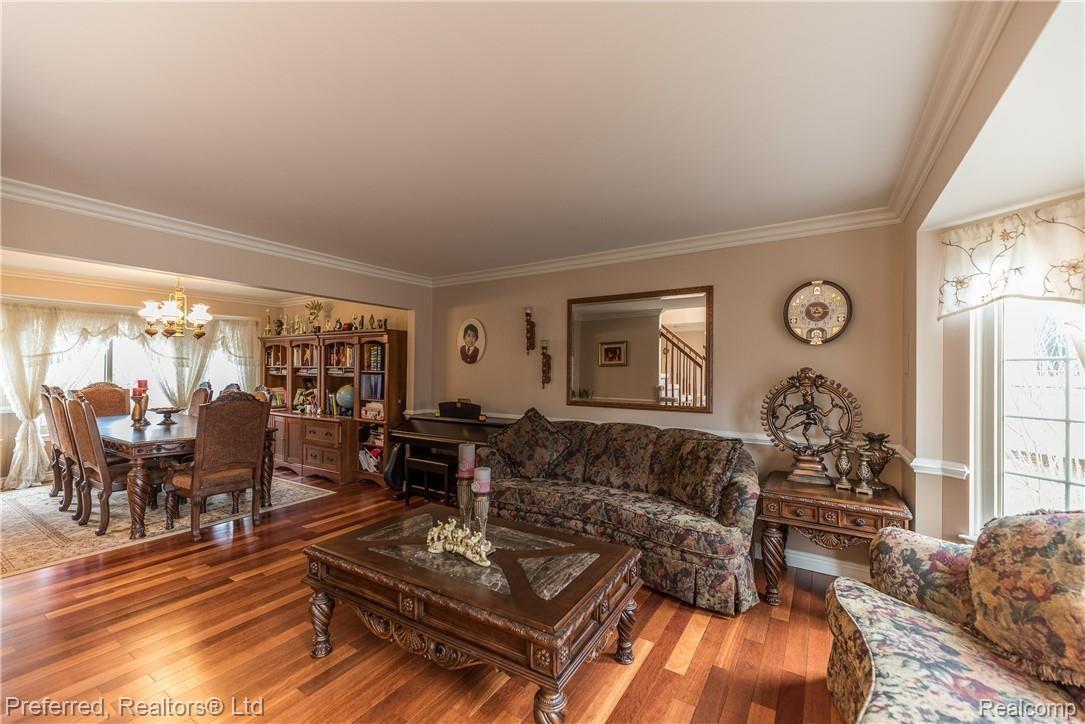 45093 Rolling Ridge Court Canton, MI 48187 - Photo 4 of 33 DSC_0822.jpg