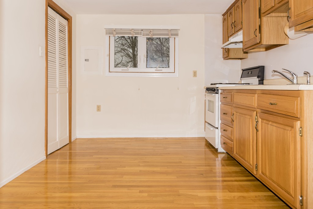 6 Lewis Farm Road, Unit 6 Dedham, MA 02026 - Photo 3 of 9 Gallery Image 3