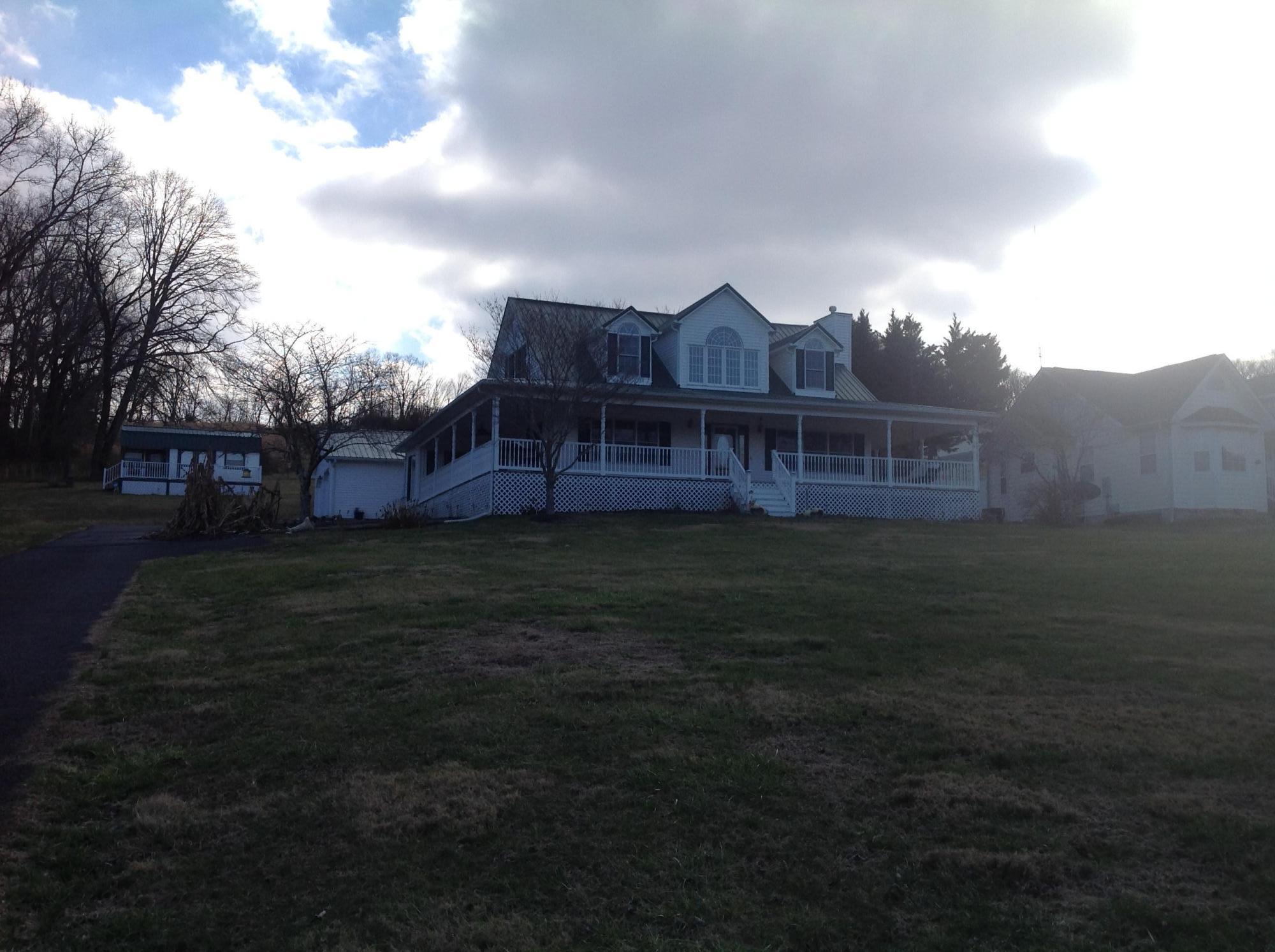 189 Laurel Road Clinton, TN 37716 - Photo 2 of 40 image