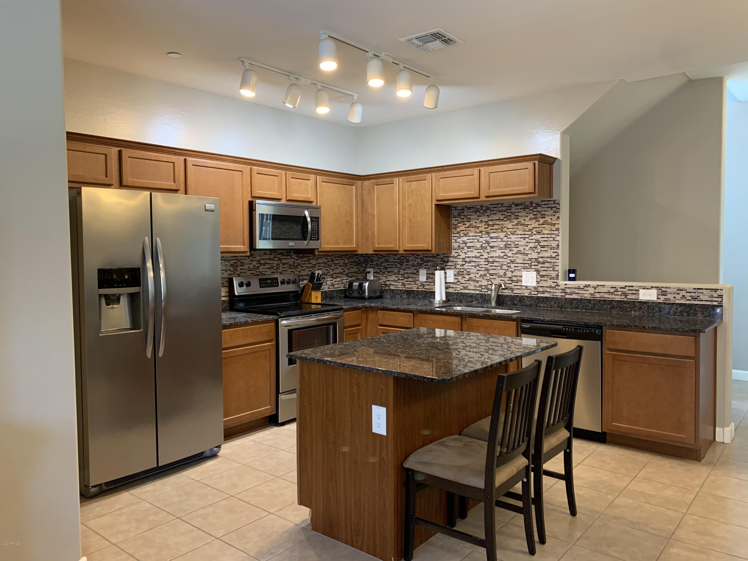 2150 West Alameda Road, Unit 1373 Phoenix, AZ 85085 - Photo 12 of 27 2nd Floor: Kitchen w/ Island