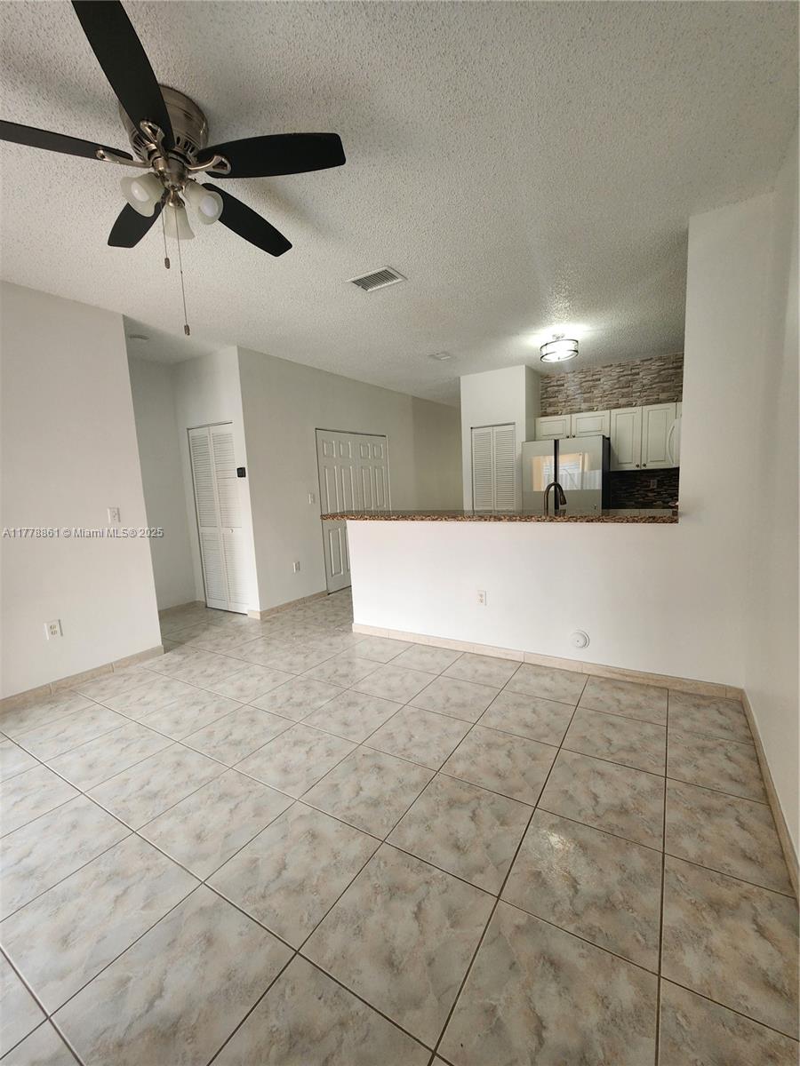 8118 Northwest 200th Street Hialeah, FL 33015 - Photo 15 of 39