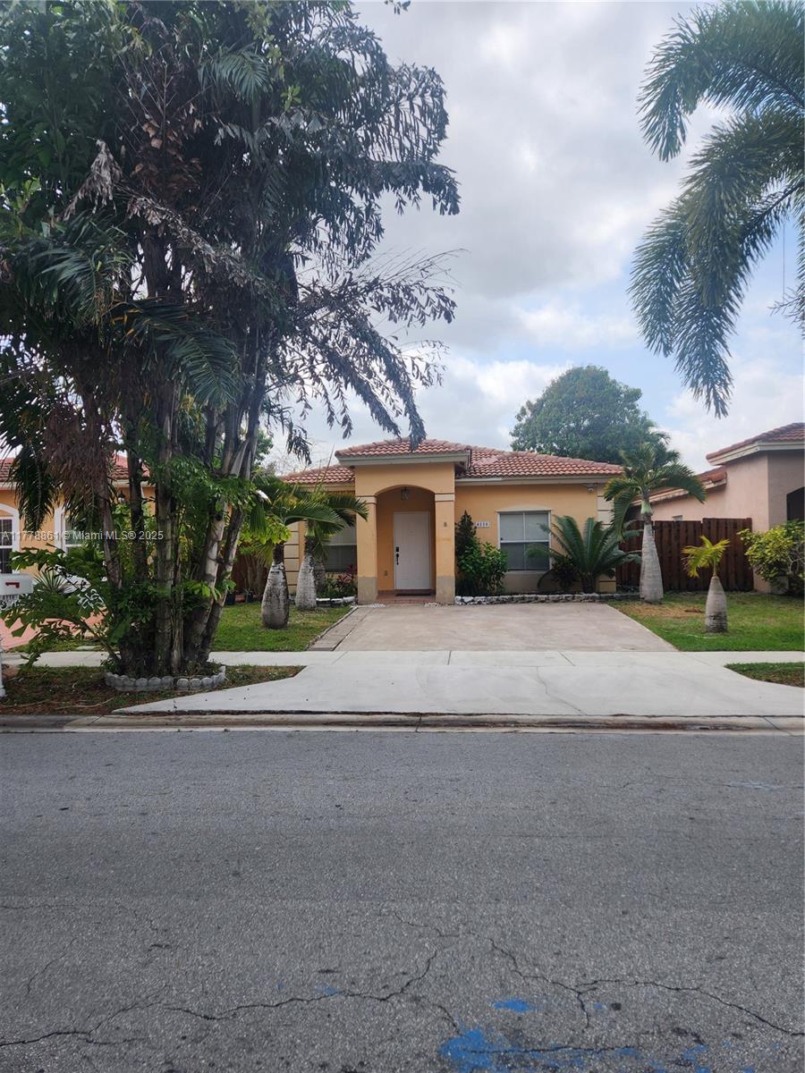 8118 Northwest 200th Street Hialeah, FL 33015 - Photo 3 of 39