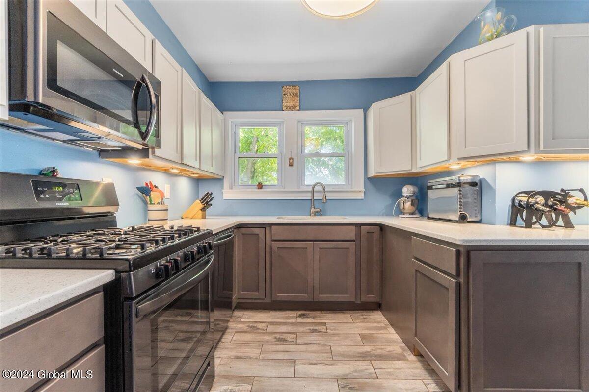 146 Gordon Road Rotterdam, NY 12306 - Photo 18 of 49 29-DSC02147