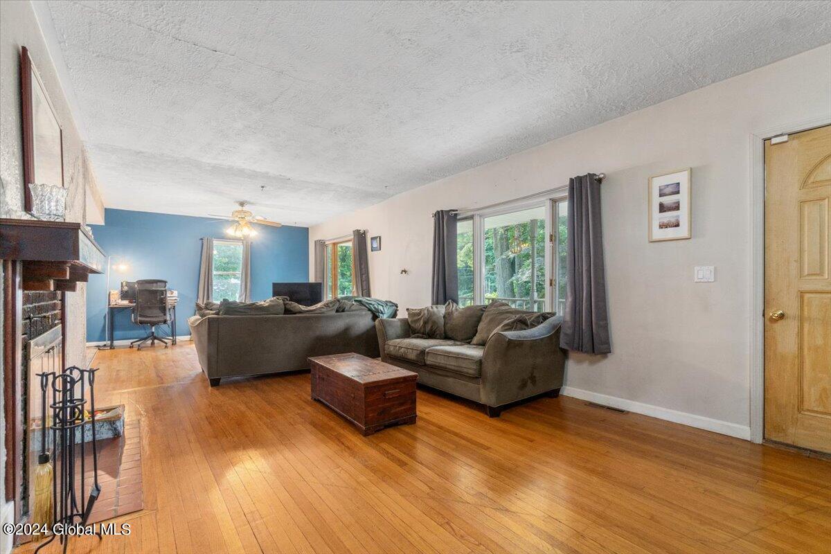 146 Gordon Road Rotterdam, NY 12306 - Photo 8 of 49 19-DSC02124