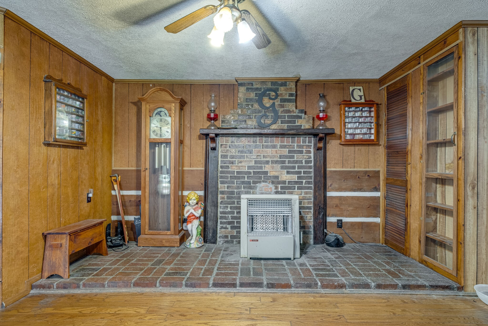 1889 Ford Road Lebanon, TN 37087 - Photo 4 of 18 a living room with fireplace