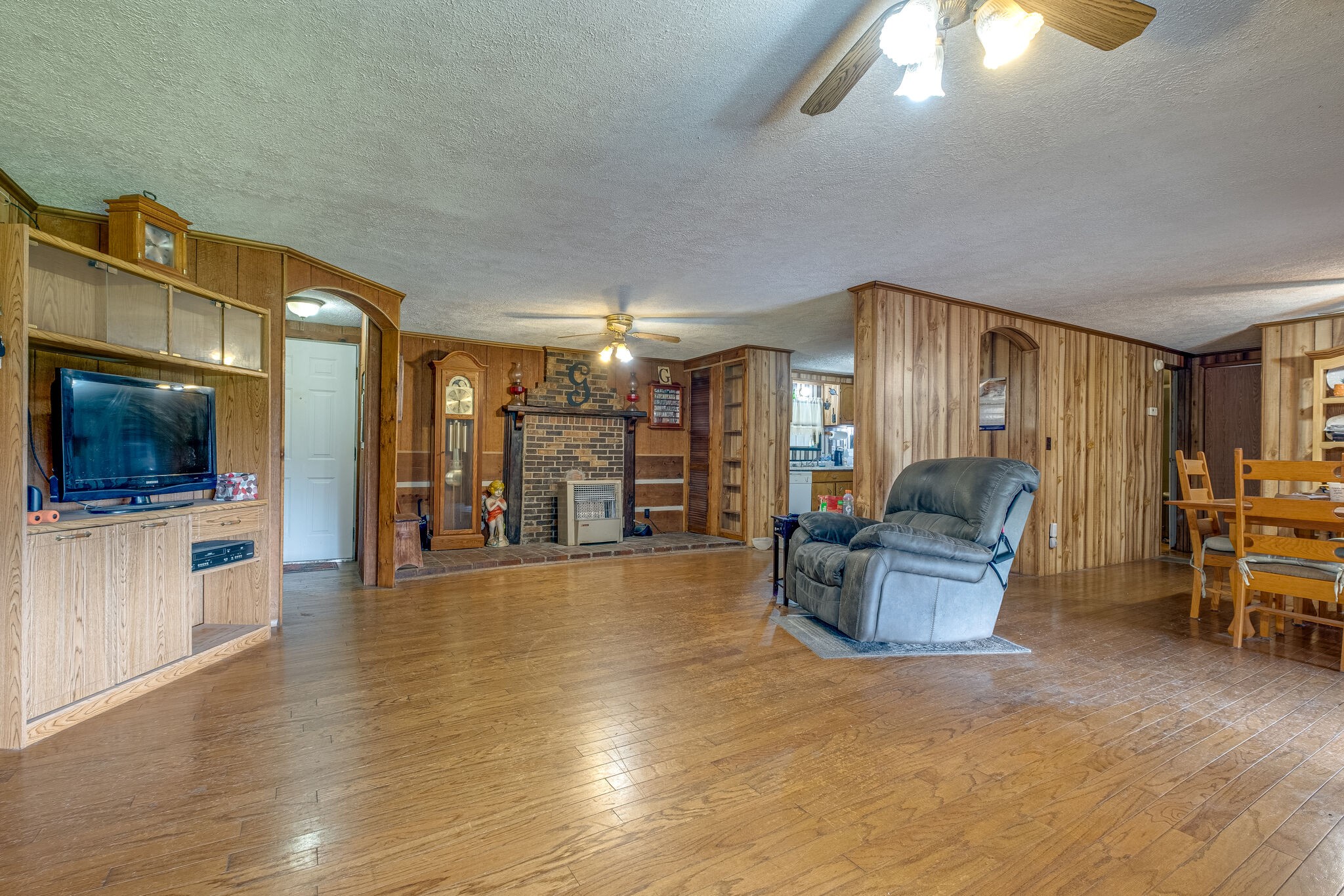 1889 Ford Road Lebanon, TN 37087 - Photo 5 of 18 a living room with furniture and a flat screen tv