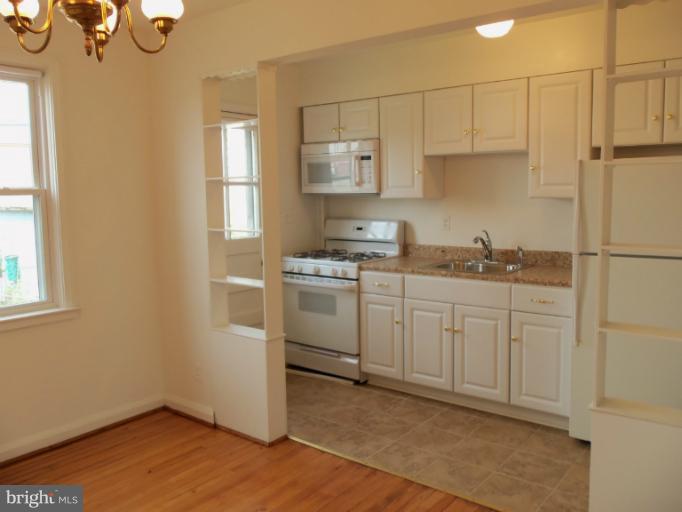 3432 Dunran Road Dundalk, MD 21222 - Photo 17 of 30 Kitchen