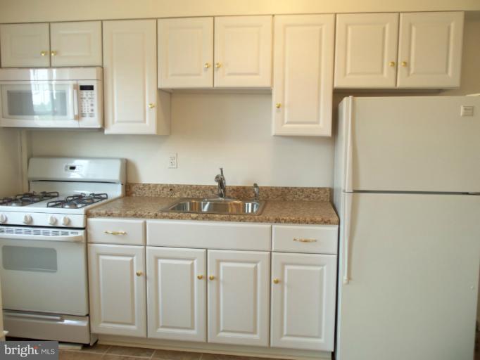 3432 Dunran Road Dundalk, MD 21222 - Photo 25 of 30 Kitchen