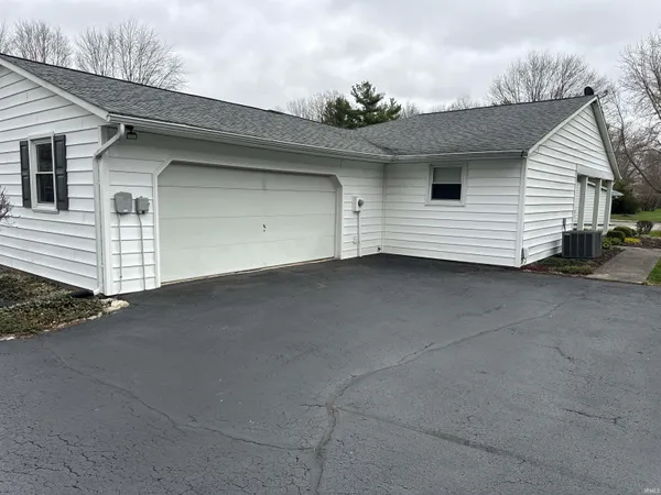 1112 Orchard Circle, Bluffton, IN 46714