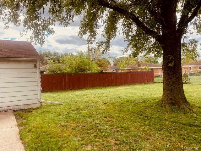 21183 Nummer Street Warren, MI 48089 - Photo 2 of 21