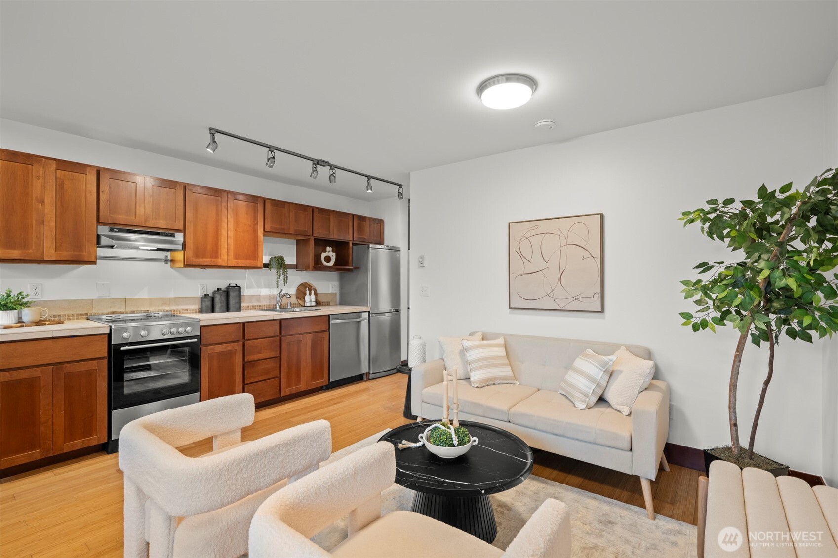 461 North 45th Street, Unit 1 Seattle, WA 98103 - Photo 3 of 20