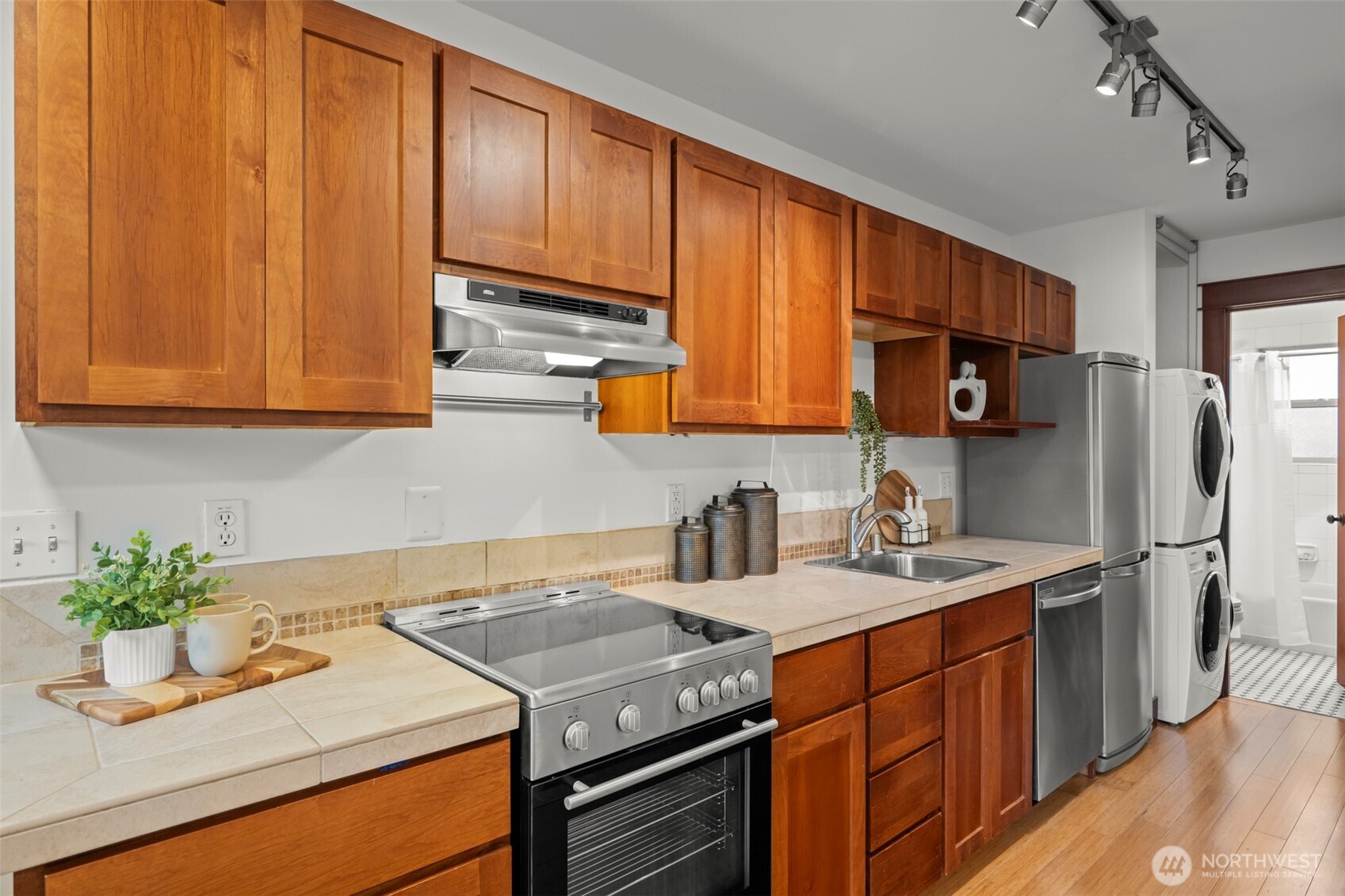 461 North 45th Street, Unit 1 Seattle, WA 98103 - Photo 9 of 20