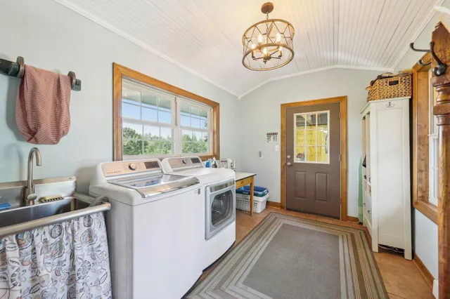 $810,000 | S31W37307 School Section Lake Road, Ottawa, WI 53118