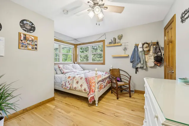 $810,000 | S31W37307 School Section Lake Road, Ottawa, WI 53118