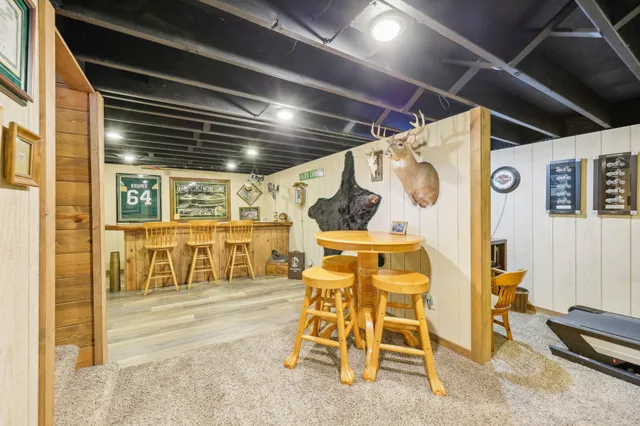 $810,000 | S31W37307 School Section Lake Road, Ottawa, WI 53118