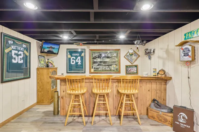 $810,000 | S31W37307 School Section Lake Road, Ottawa, WI 53118