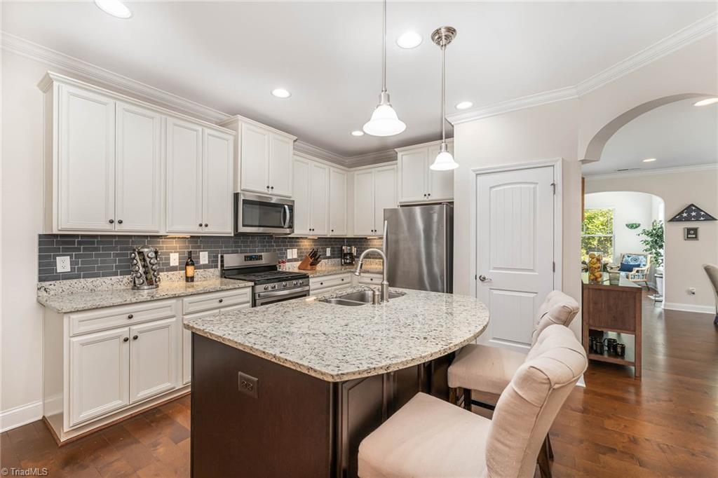 3953 Amber Meadows High Point, NC 27265 - Photo 5 of 30