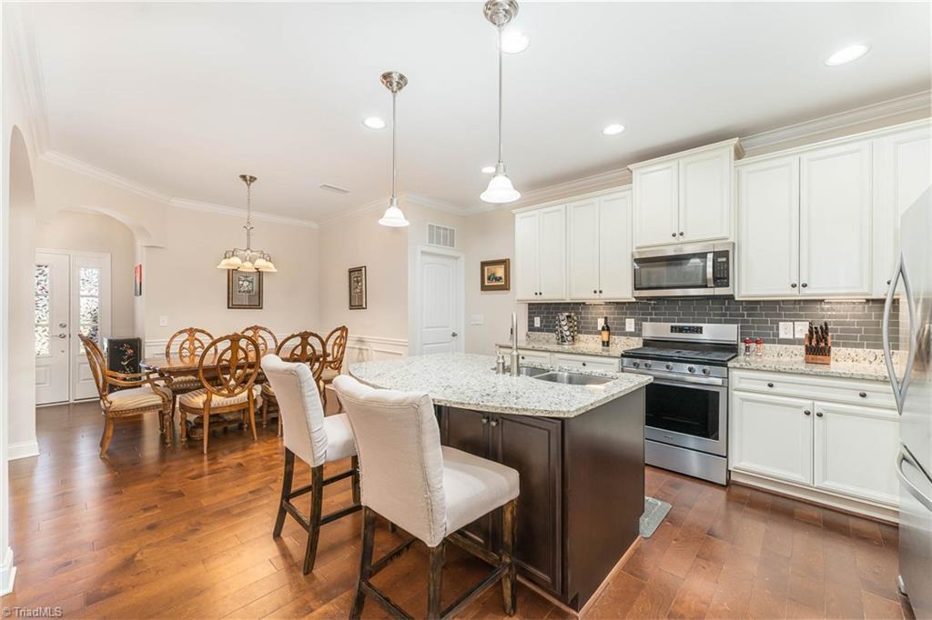 3953 Amber Meadows High Point, NC 27265 - Photo 6 of 30