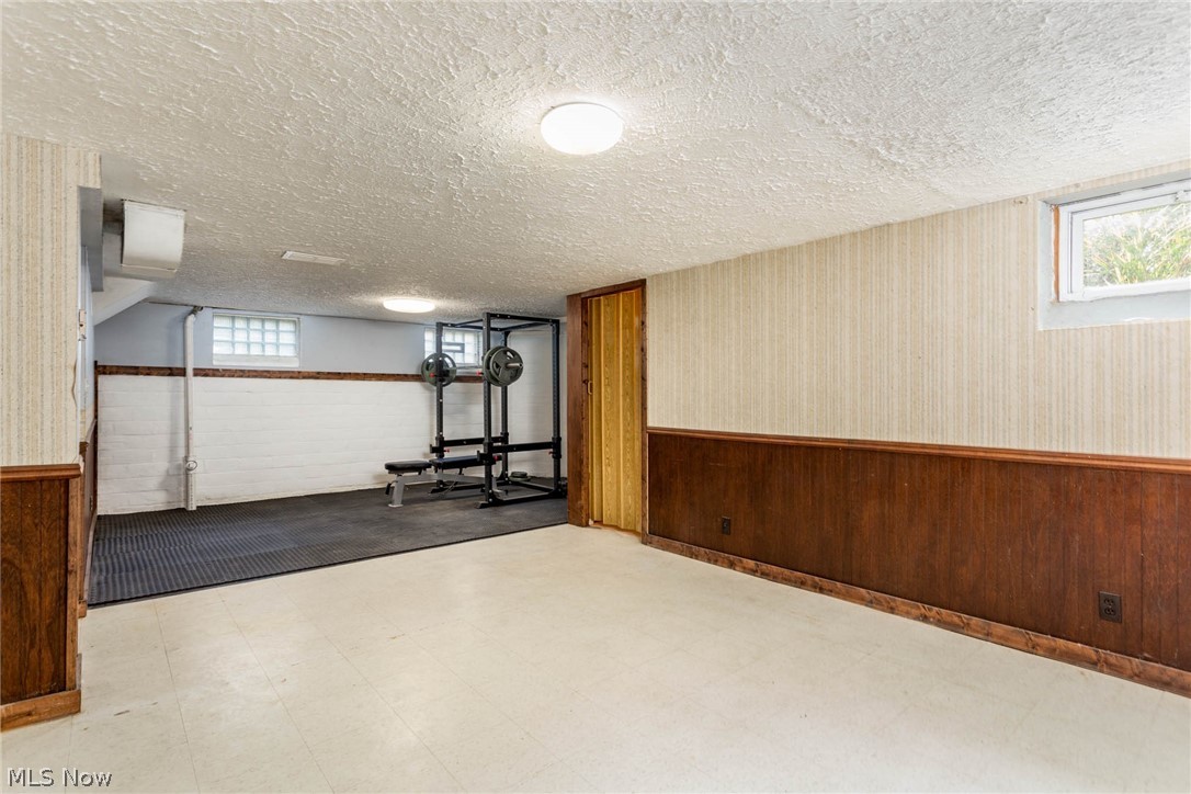 4611 Anderson Road Cleveland, OH 44121 - Photo 28 of 35 The back section would made a great exercise or play area