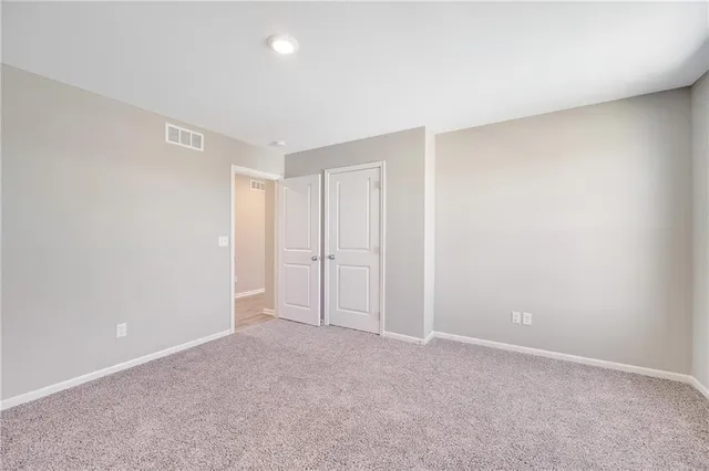 $379,900 | 704 Red Clover Court, Raymore, MO 64083