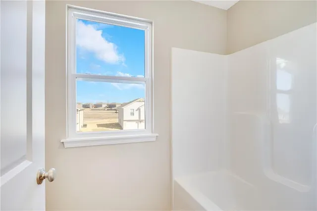 $379,900 | 704 Red Clover Court, Raymore, MO 64083