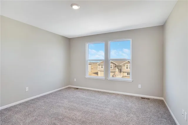 $379,900 | 704 Red Clover Court, Raymore, MO 64083