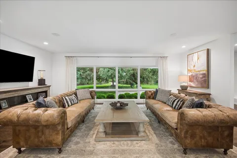 $2,099,000 | 920 Pine Tree Lane, Winnetka, IL 60093