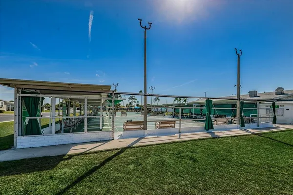 $185,000 | 29 Concord Lane, Unit 11, Palm Harbor, FL 34684