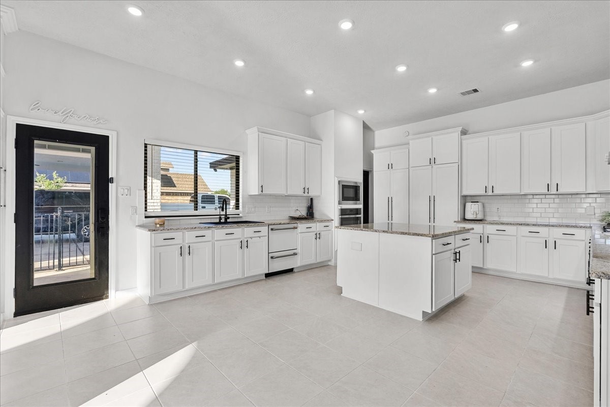3606 Pedregal Road League City, TX 77573 - Photo 5 of 47