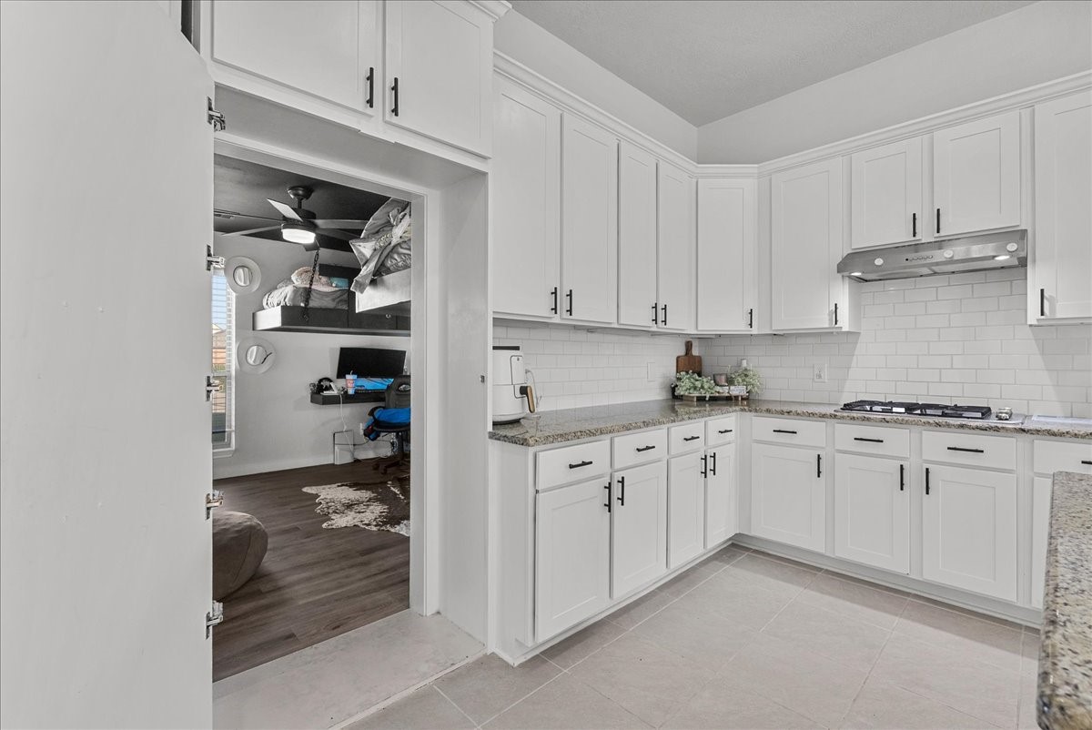 3606 Pedregal Road League City, TX 77573 - Photo 9 of 47