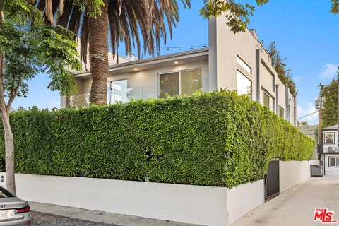 $3,895,000 | 613 Westmount Drive, West Hollywood, CA 90069