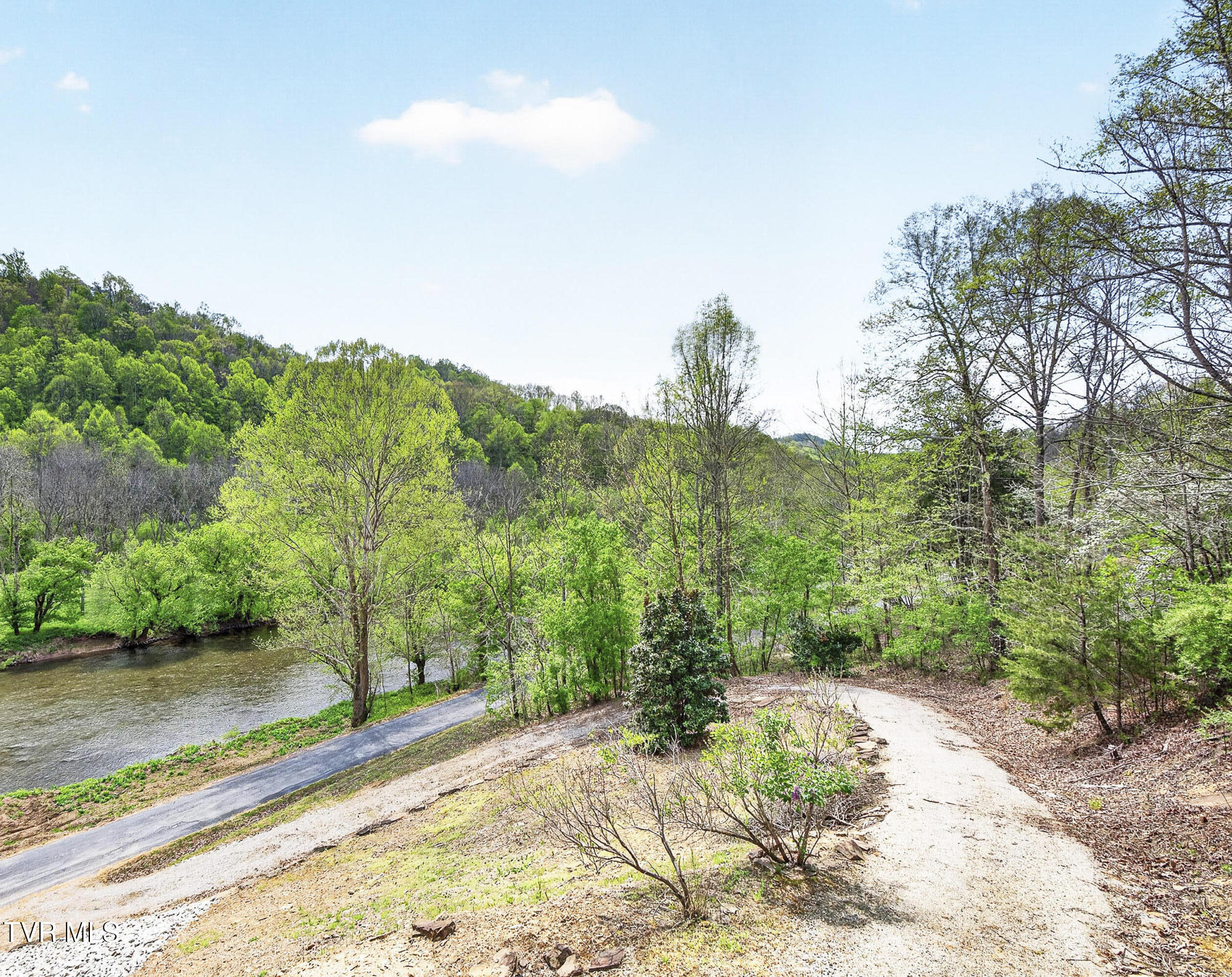24327 North Fork River Road Abingdon, VA 24210 - Photo 61 of 81 2ND DRIVEWAY