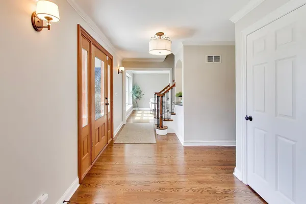 $1,600,000 | 1212 West Clarendon Road, Arlington Heights, IL 60004
